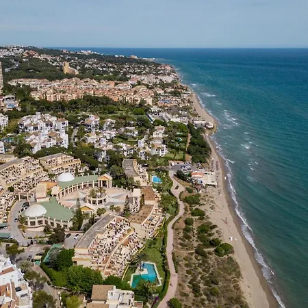 Daire Beachfront Luxury Complex With Tropical Gardens & Pools