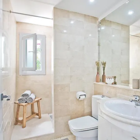 Beachfront Luxury Complex With Tropical Gardens & Pools Marbellac