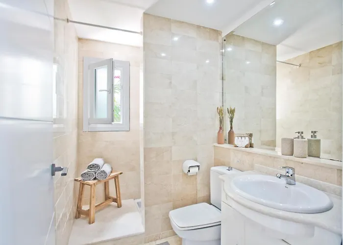 Beachfront Luxury Complex With Tropical Gardens & Pools Marbella