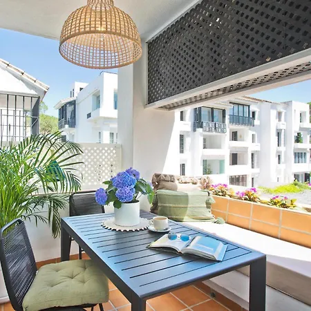 アパート Beachfront Luxury Complex With Tropical Gardens & Pools マルベーリャ